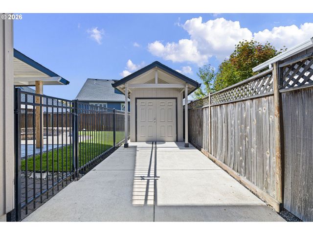 3570 KORBEL St, Eugene, OR 97404