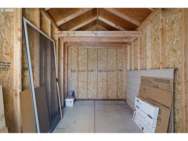 3570 KORBEL St, Eugene, OR 97404