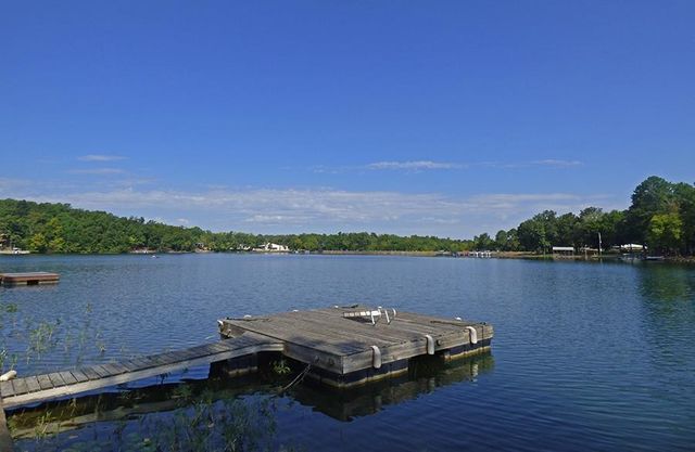 170 E Lakeshore Drive, Cherokee Village, AR 72529