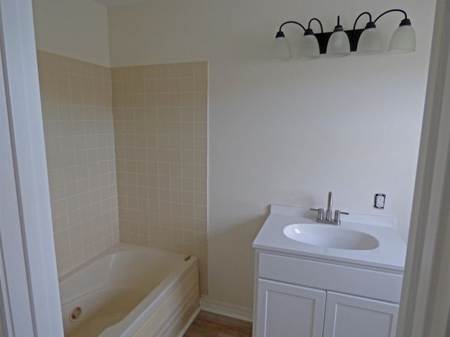 170 E Lakeshore Drive, Cherokee Village, AR 72529