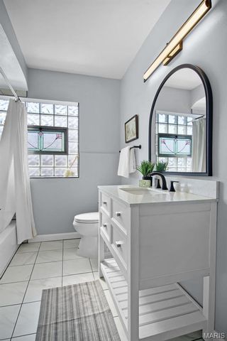 5500 Lindenwood, St Louis, MO 63109