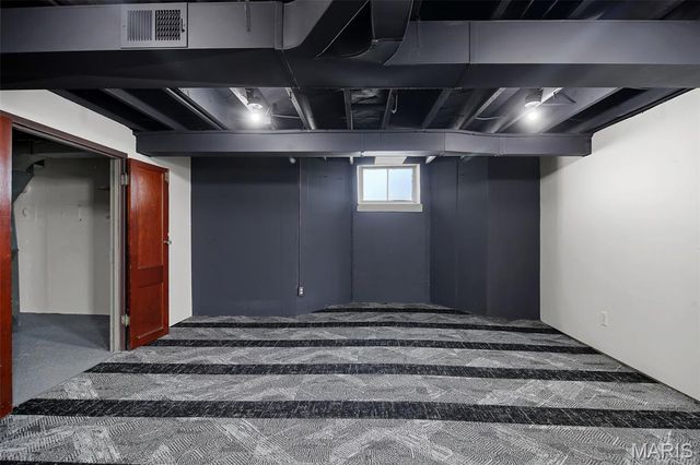 5500 Lindenwood, St Louis, MO 63109