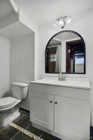 5500 Lindenwood, St Louis, MO 63109