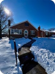 5500 Lindenwood, St Louis, MO 63109