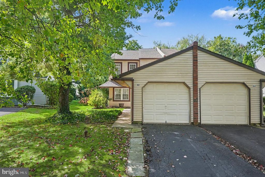 42 STACEY DR, DOYLESTOWN, PA 18901 — photo 2