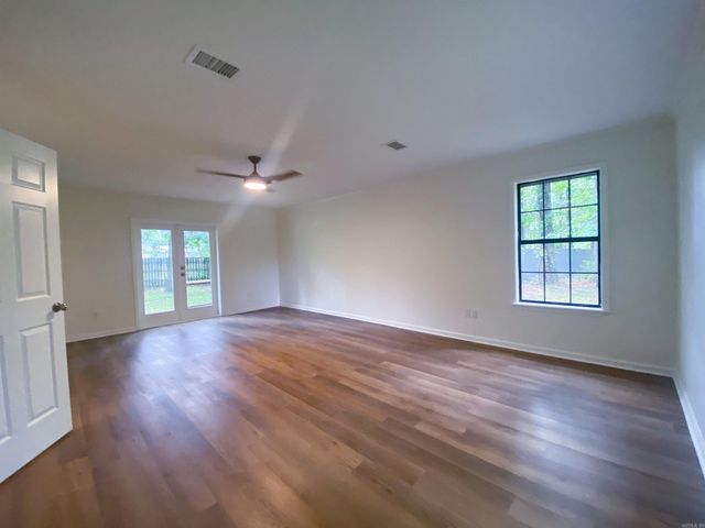 1910 Amy Lane, White Hall, AR 71602