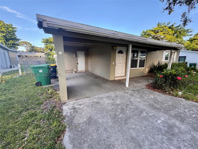 4720 SW 25th Ter, Dania Beach, FL 33312