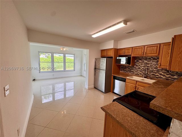4720 SW 25th Ter, Dania Beach, FL 33312