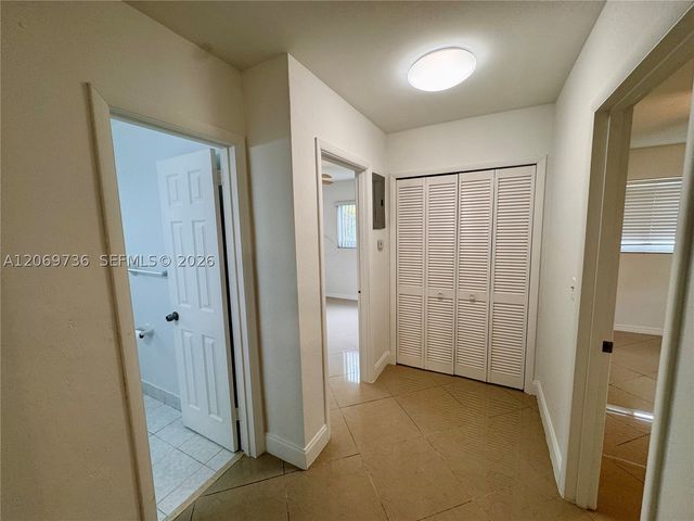 4720 SW 25th Ter, Dania Beach, FL 33312