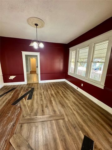 1920 E PARIS STREET, Tampa, FL 33610