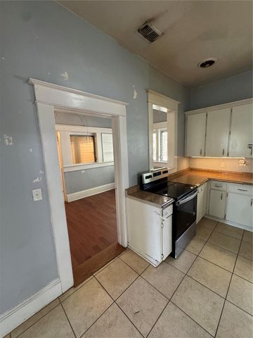 1920 E PARIS STREET, Tampa, FL 33610