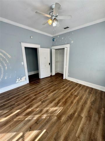 1920 E PARIS STREET, Tampa, FL 33610