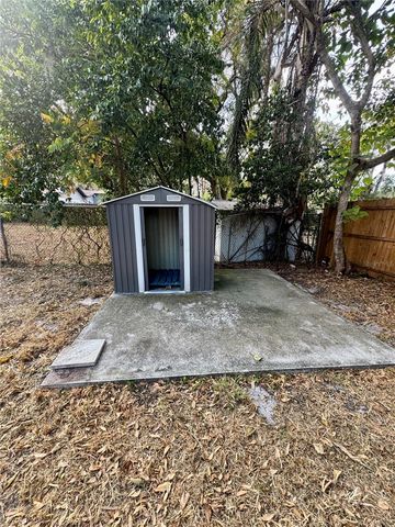 1920 E PARIS STREET, Tampa, FL 33610