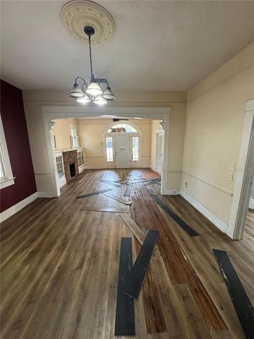 1920 E PARIS STREET, Tampa, FL 33610