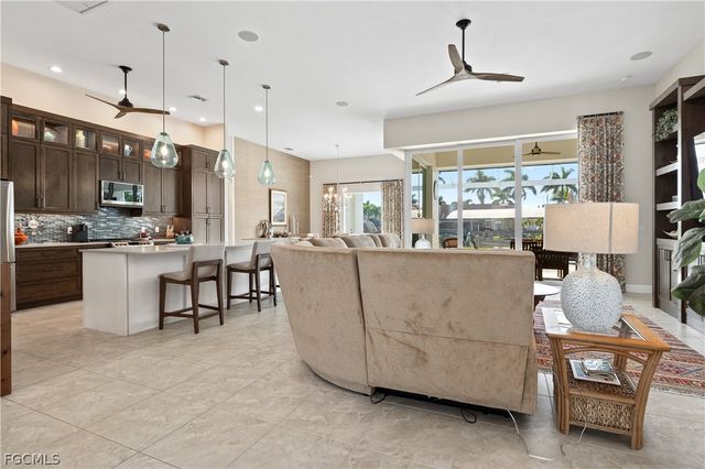 1914 SE 21st ST, Cape Coral, FL 33990