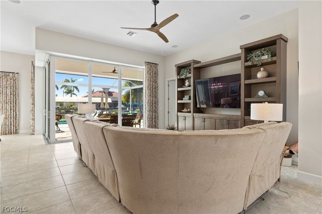 1914 SE 21st ST, Cape Coral, FL 33990