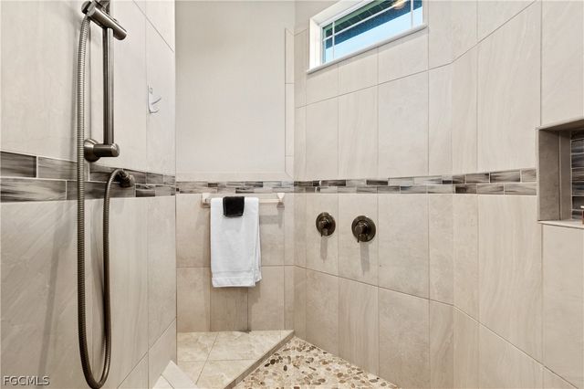 1914 SE 21st ST, Cape Coral, FL 33990