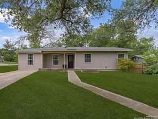 3023 Greenacres Dr, San Antonio, TX 78230