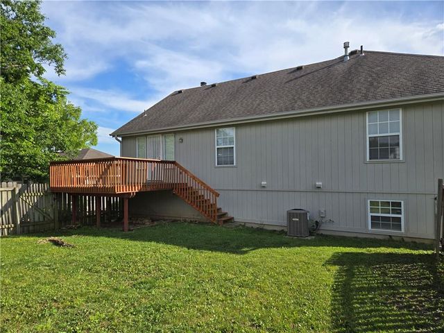 2128 SW British Drive, Lee's Summit, MO 64081