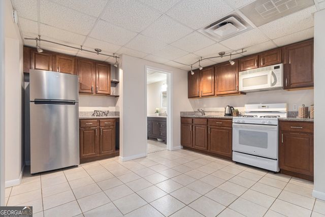 1402 McLendon Drive, Decatur, GA 30033