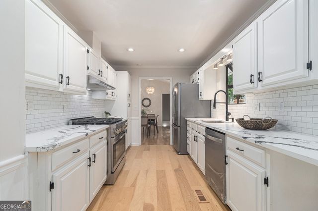 1402 McLendon Drive, Decatur, GA 30033