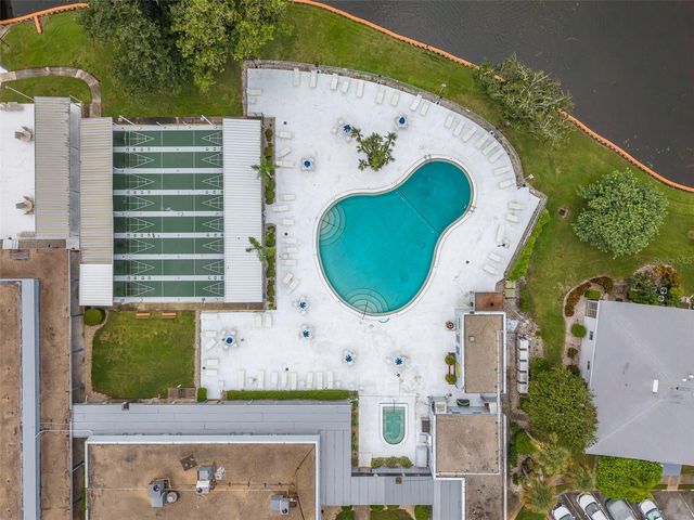 11224 82ND AVENUE 310, Seminole, FL 33772