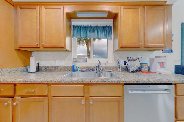 11224 82ND AVENUE 310, Seminole, FL 33772