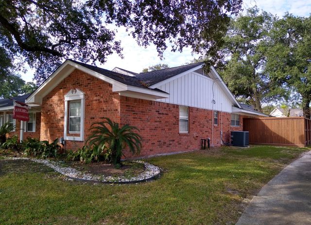 11322 Oak Spring Drive, Houston, TX 77043