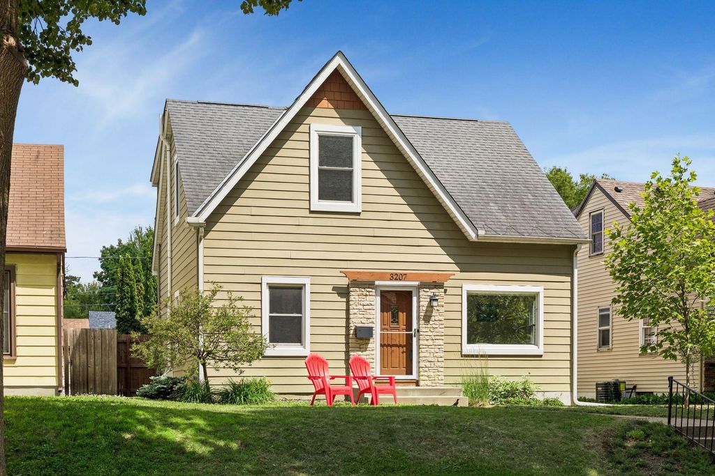 3207 Cleveland Street NE, Minneapolis, MN 55418