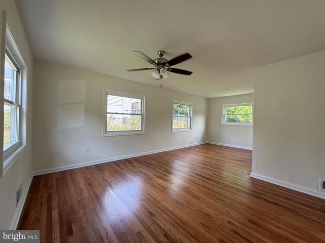 1447 F ST, Woodbridge, VA 22191