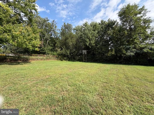 1447 F ST, Woodbridge, VA 22191