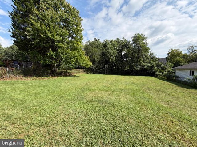 1447 F ST, Woodbridge, VA 22191