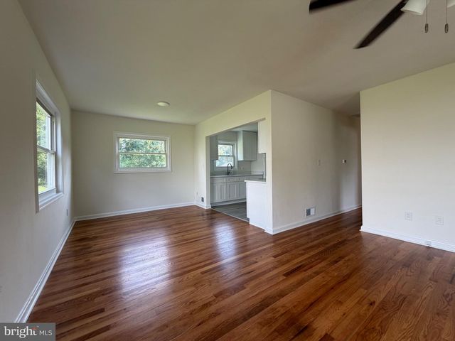 1447 F ST, Woodbridge, VA 22191