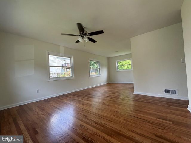 1447 F ST, Woodbridge, VA 22191
