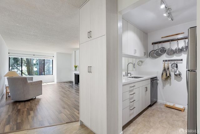 65 Ora Way 103C, San Francisco, CA 94131