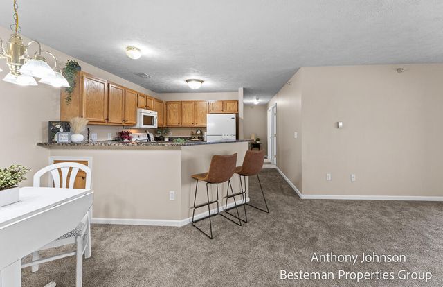 5827 Crosswinds Drive 22, Norton Shores City, MI 49444