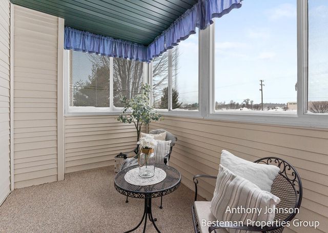 5827 Crosswinds Drive 22, Norton Shores City, MI 49444