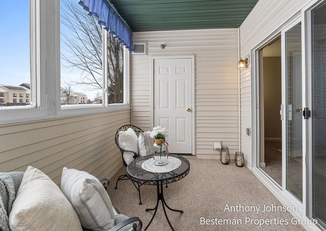 5827 Crosswinds Drive 22, Norton Shores City, MI 49444