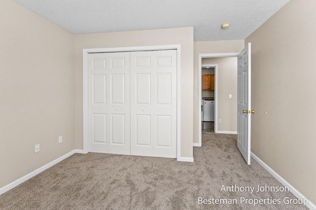 5827 Crosswinds Drive 22, Norton Shores City, MI 49444