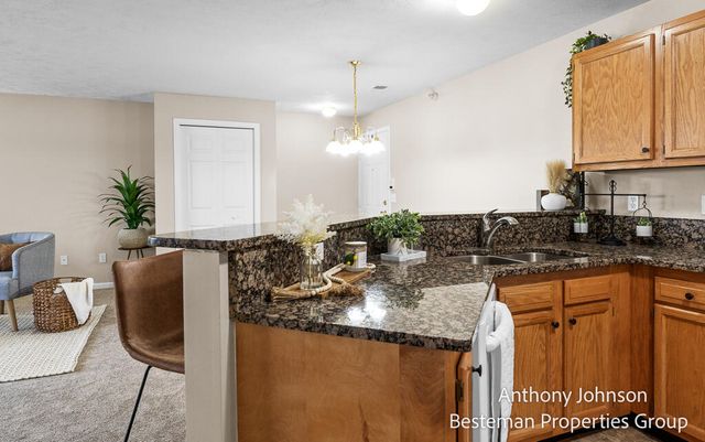 5827 Crosswinds Drive 22, Norton Shores City, MI 49444