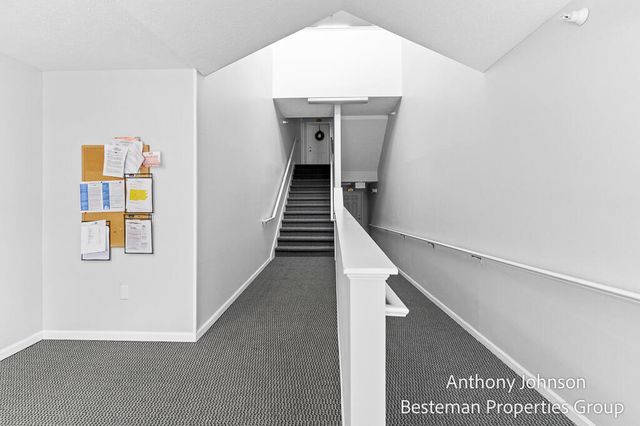 5827 Crosswinds Drive 22, Norton Shores City, MI 49444