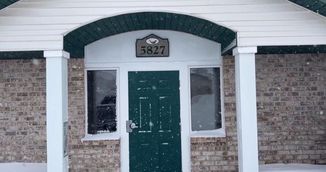 5827 Crosswinds Drive 22, Norton Shores City, MI 49444