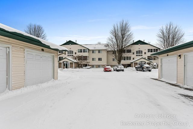 5827 Crosswinds Drive 22, Norton Shores City, MI 49444