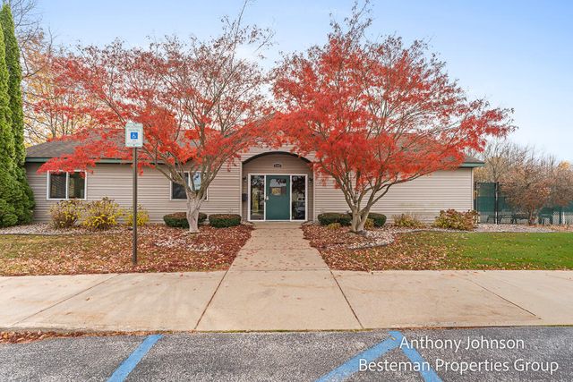 5827 Crosswinds Drive 22, Norton Shores City, MI 49444