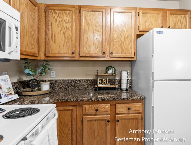 5827 Crosswinds Drive 22, Norton Shores City, MI 49444