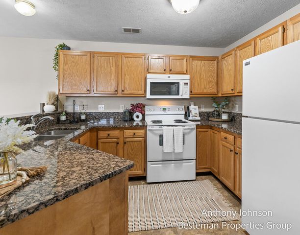 5827 Crosswinds Drive 22, Norton Shores City, MI 49444