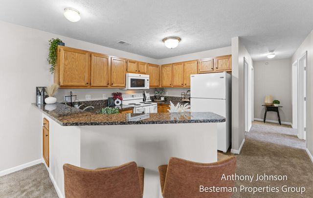 5827 Crosswinds Drive 22, Norton Shores City, MI 49444