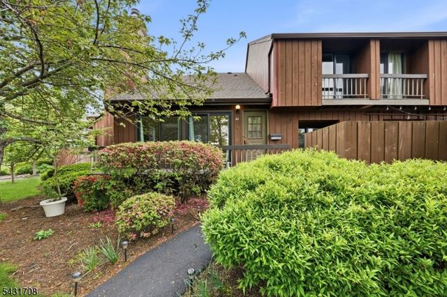 490 Auten Rd 4C, Hillsborough Twp., NJ 08844