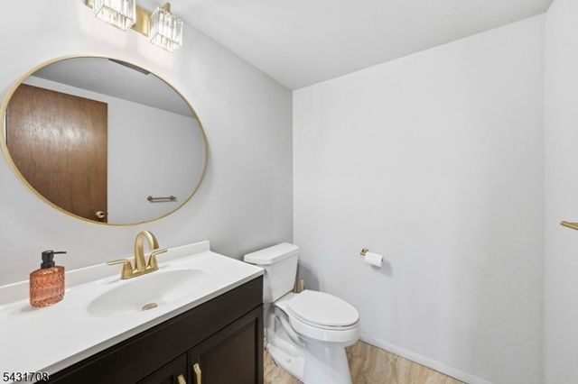 490 Auten Rd 4C, Hillsborough Twp., NJ 08844