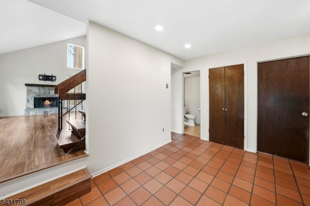 490 Auten Rd 4C, Hillsborough Twp., NJ 08844